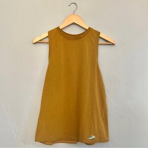 Brooks Running | High neck tank top